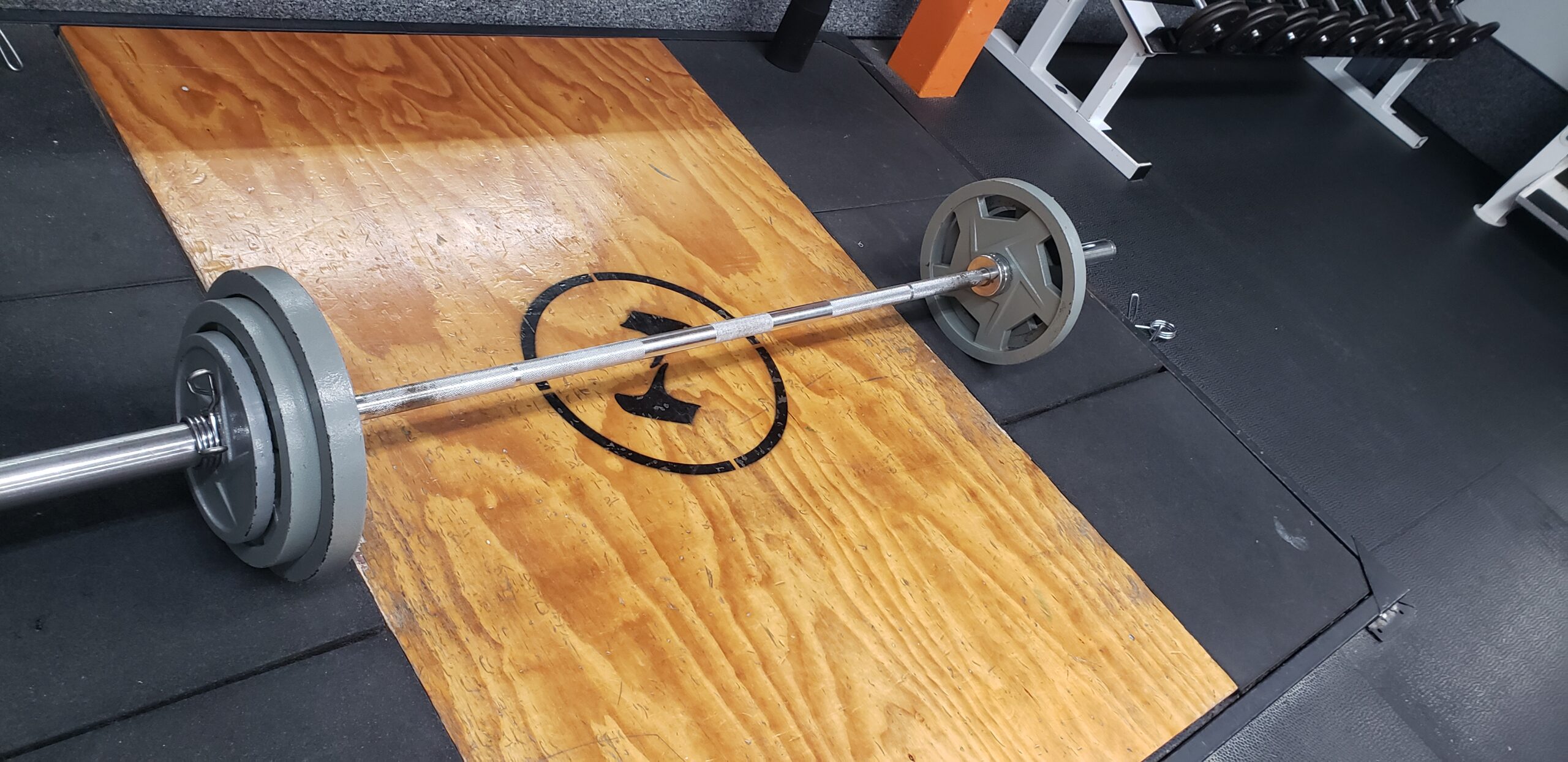 Please, No metal weights on the wood deadlift platforms